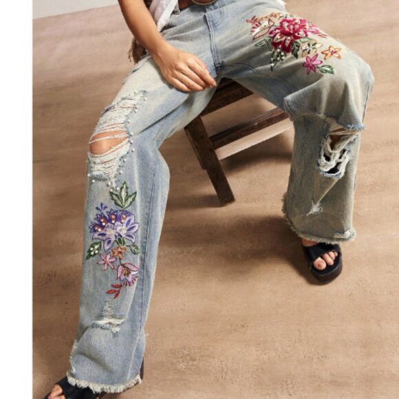 Fabulous NEW 2026 Embroidered Pearl ripped Jeans size 28 - Picture 3 of 8